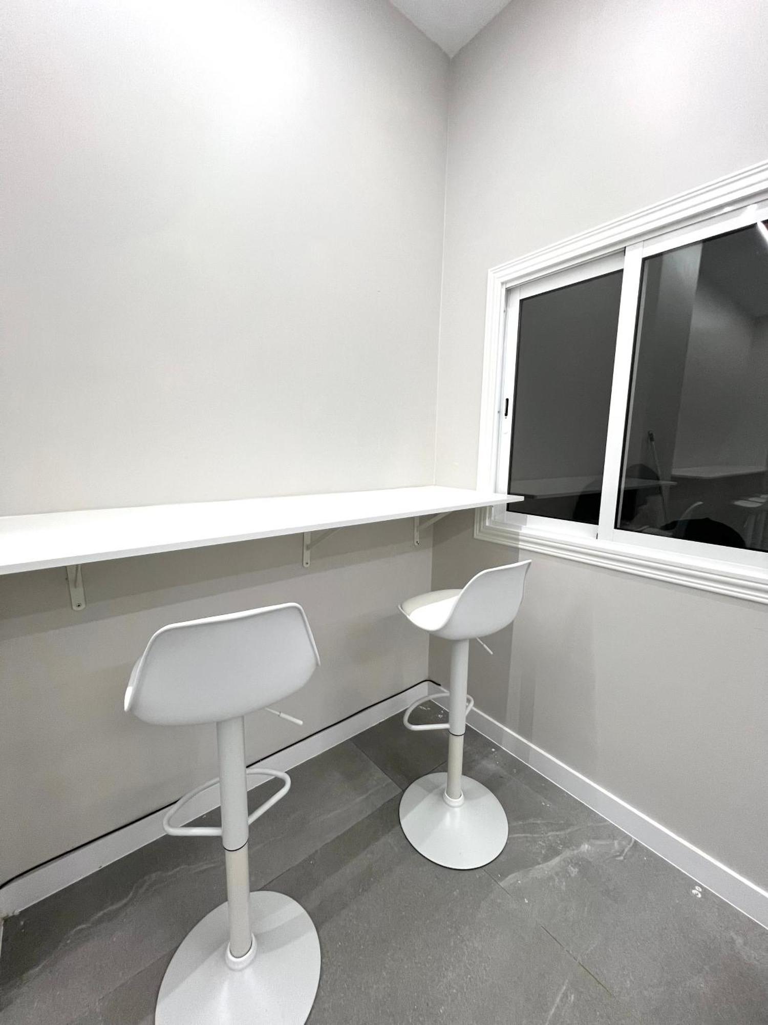 Hostel Space Capsule Madrid Exterior photo